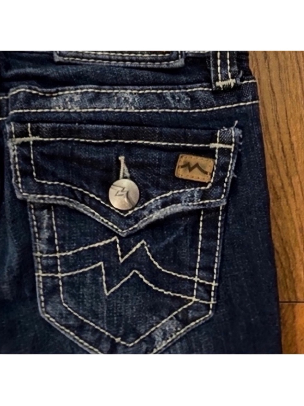 Beautiful Vintage Miss Me Boot Jeans With Embroidered Pockets 30” Inseam